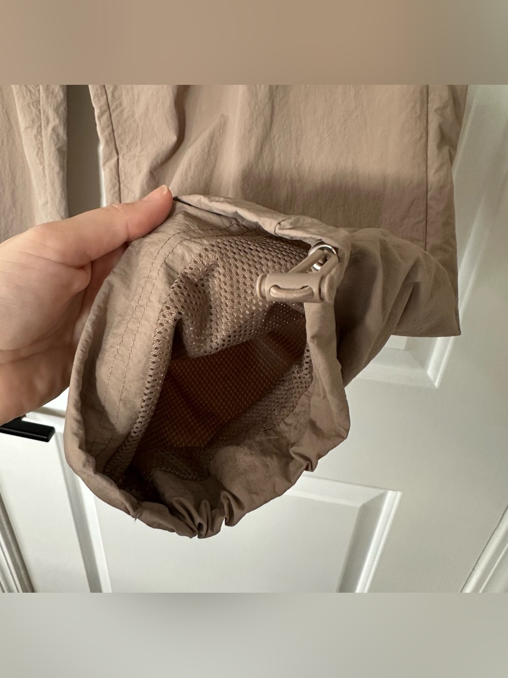 Abercrombie & Fitch Crinkle Nylon Track Pants in Khaki Beige, Size Small - Picture 9 of 14